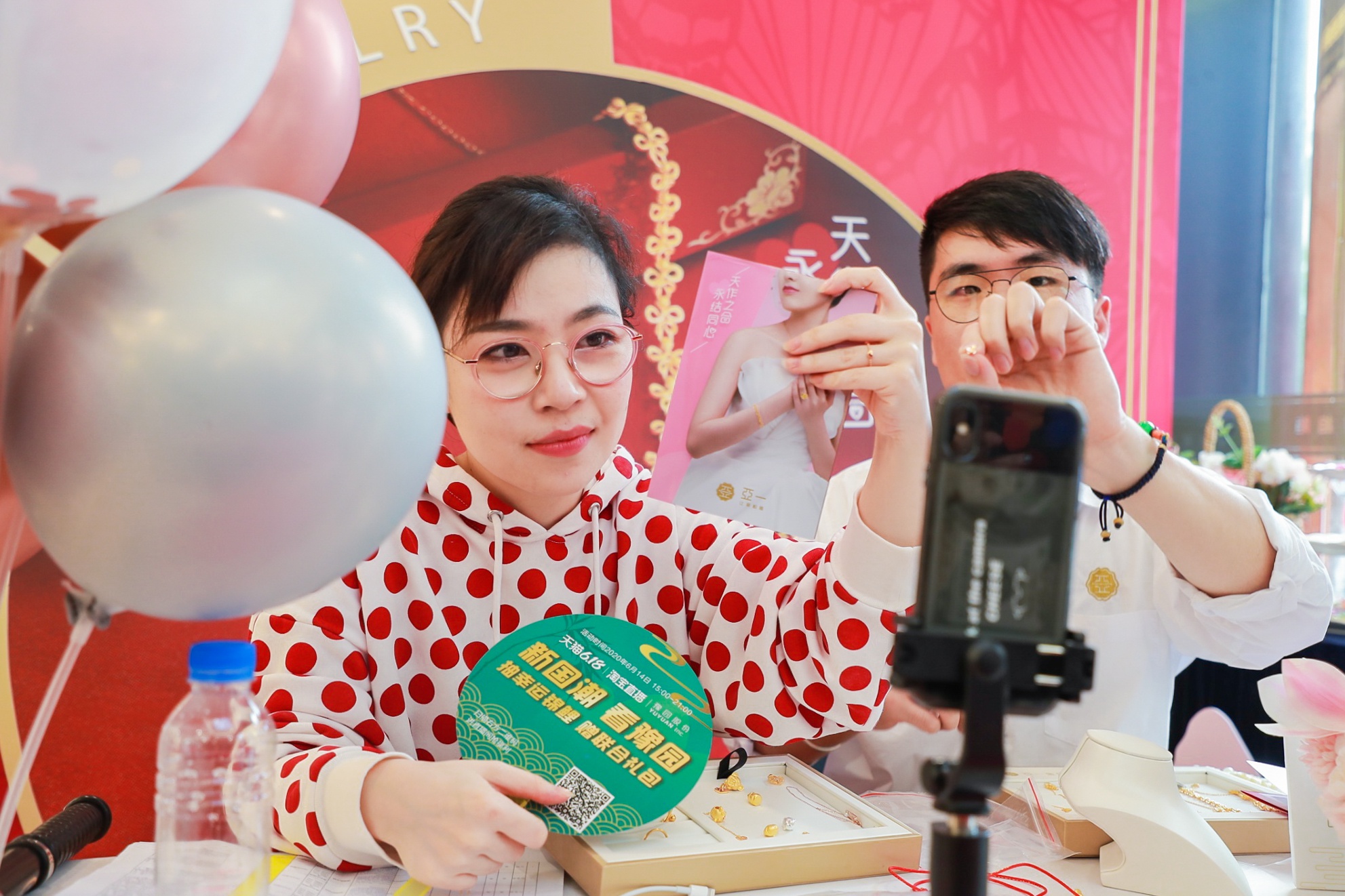 里程碑夜！辽宁本钢官宣签约，欧联今晚刷纪录，信心回归，团队化学反应显著的简单介绍