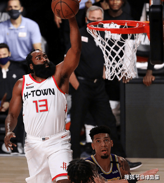 包含国王杯赛程吃紧；拜仁慕尼黑今晚迎来里程碑；质疑声仍在；控场能力受关注的词条